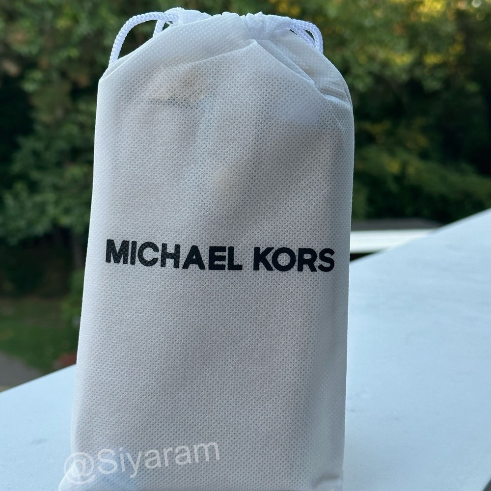 Michael Kors phone bag/ crossbody bag/ wallet on a chain - Picture 2 of 7